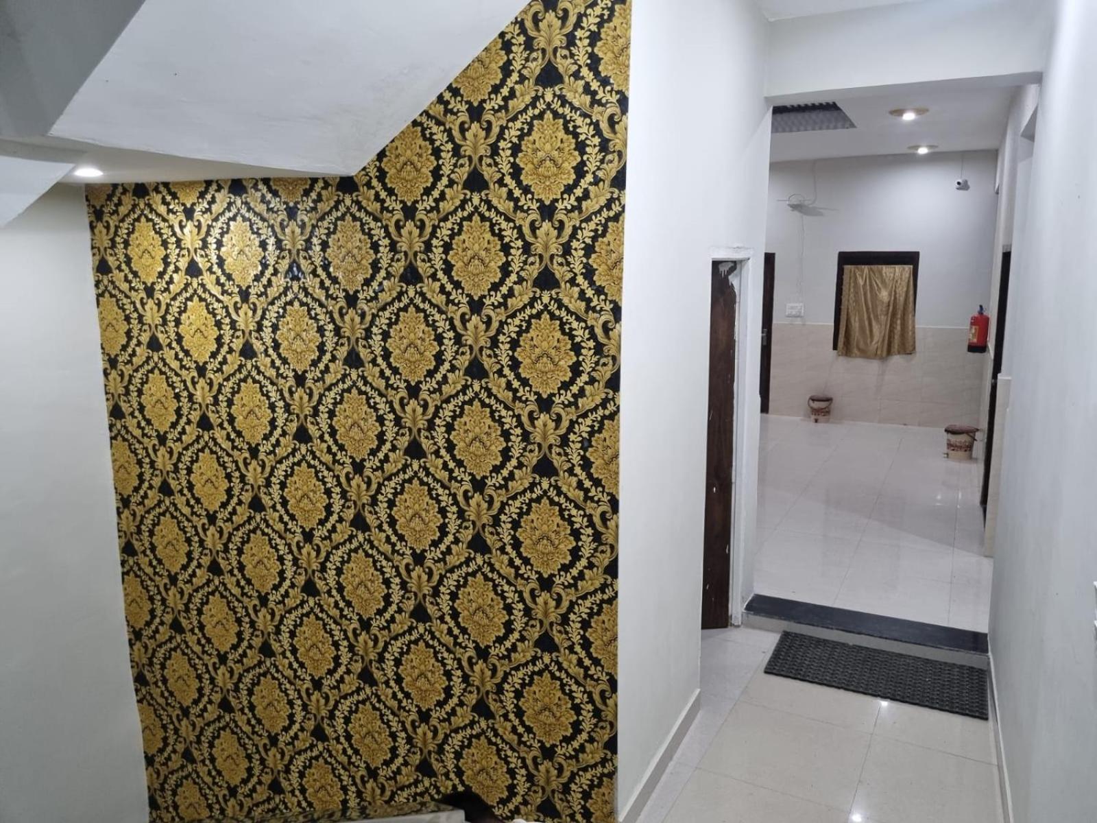 Hotel Vrindavan Prosperity Vrindāvan Exterior foto