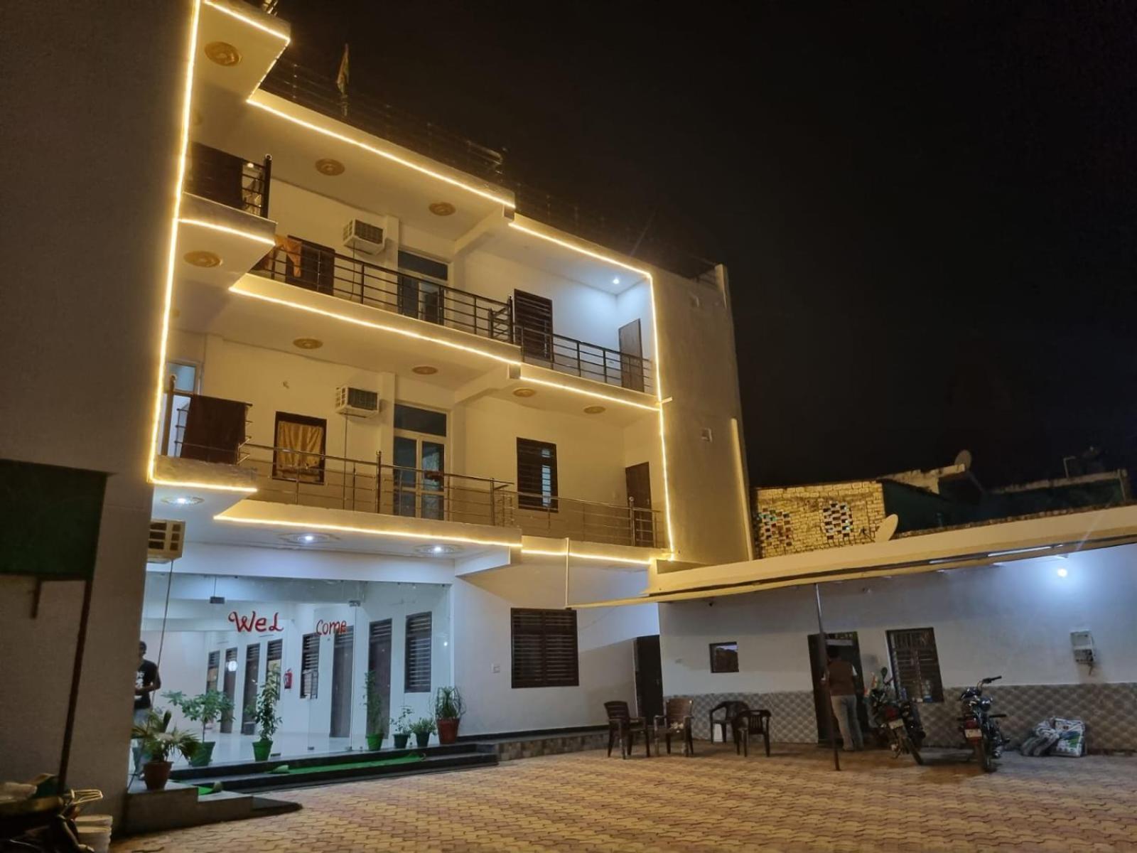 Hotel Vrindavan Prosperity Vrindāvan Exterior foto