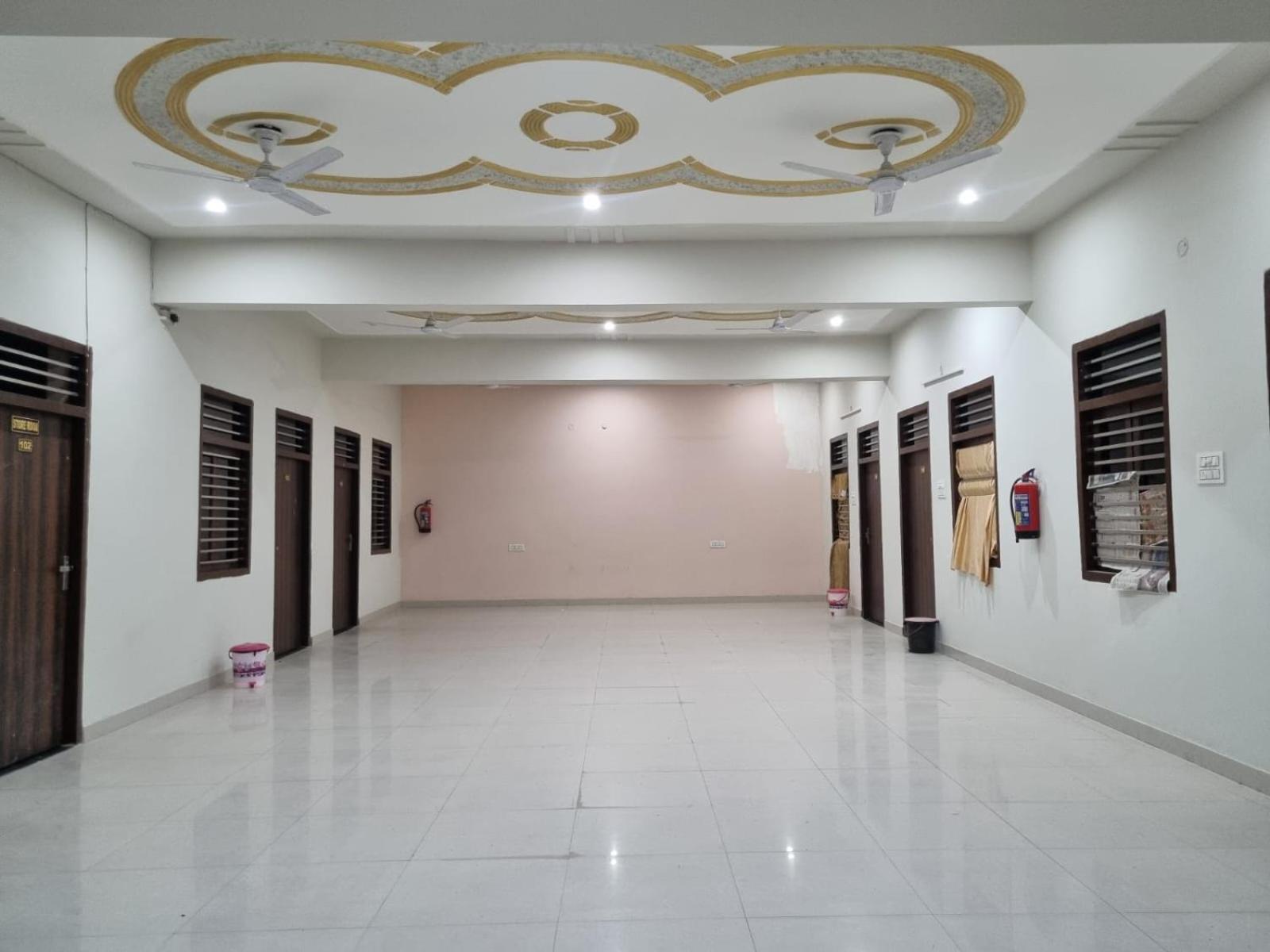 Hotel Vrindavan Prosperity Vrindāvan Exterior foto